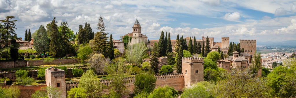 About palaces and wall&nbsp;poems